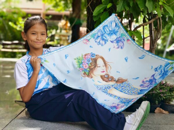 ผ้าพันคอลายบุหงานารี (60x60 ซม.) - Image 3